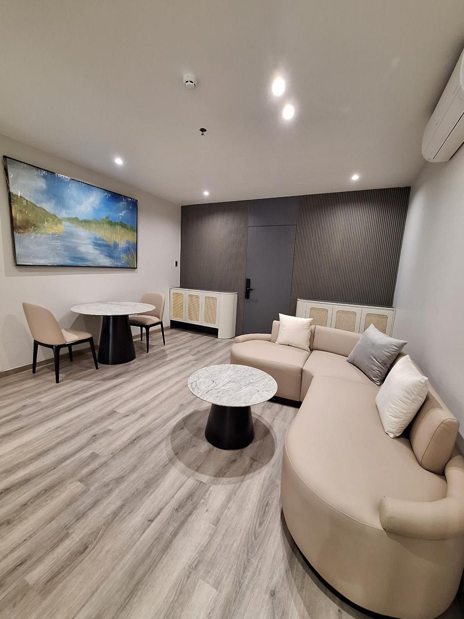 Mcgallery Art - Lucky Residence Suite'S & Apartments مدينة هوشي منه المظهر الخارجي الصورة